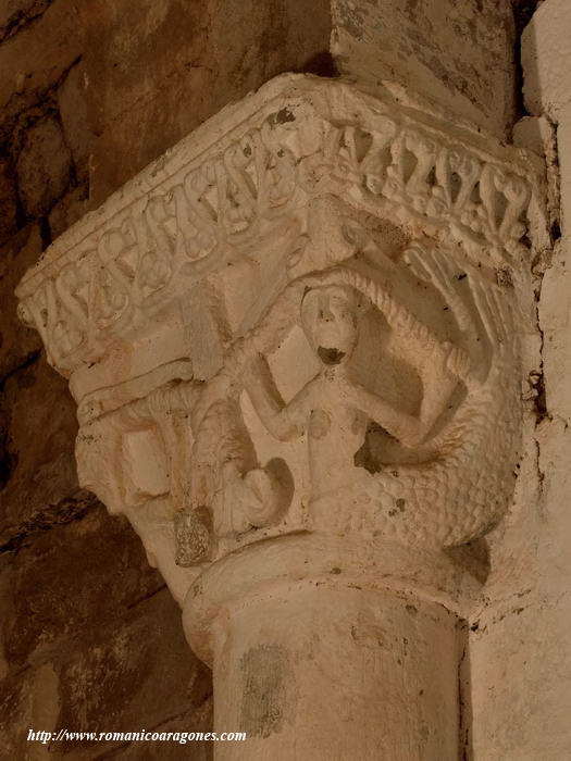 CAPITEL DEL LADO SUR. SIRENAS